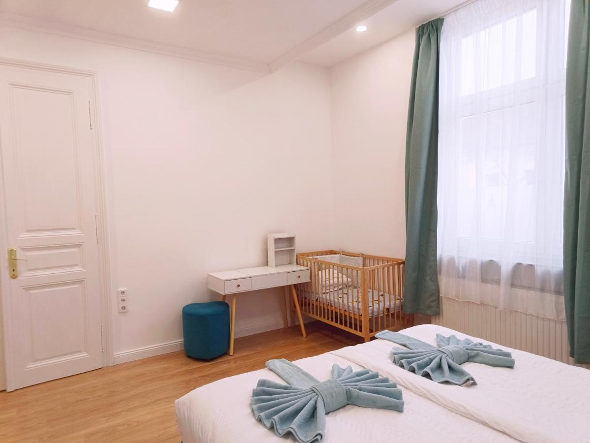 Ruyi Holiday Sopron Exterior photo